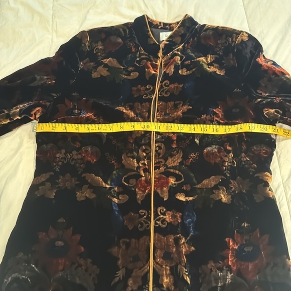 Neiman Marcus 🔥Sale🔥Exclusive Vintage velour feel coat - Picture 7 of 9